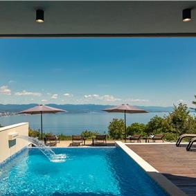 4 Bedroom Villa with Salt Water Pool, Private mini golf course and Rooftop Terrace near Opatija, Sleeps 8